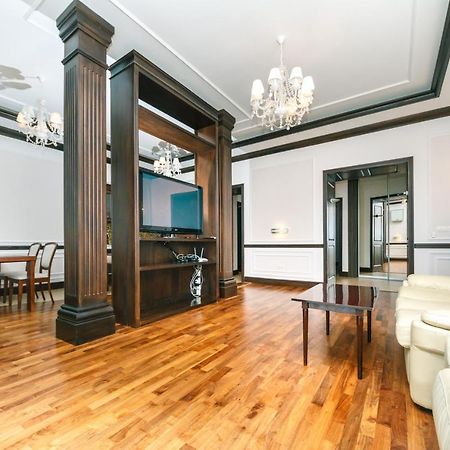 Vip Apartment. Kreshatik, Maidan Nezavisimosti. Kiev Dış mekan fotoğraf